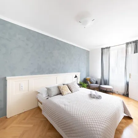 Boris' Charles Bridge Apartmán *